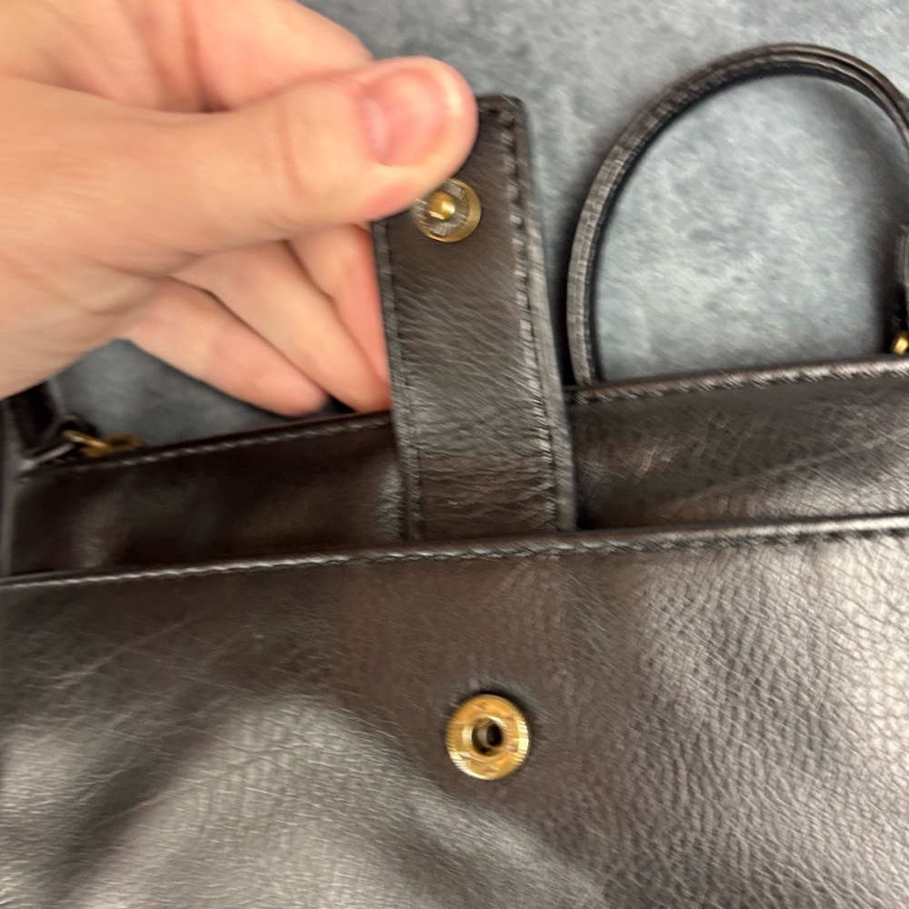 Safe keeper Sleek Black Mini Bag with Modern Design perfect for travel! - Picture 6 of 13